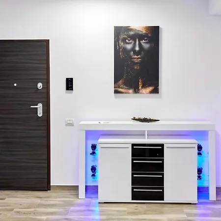 Apaetament Black&white Building Apartment Navodari