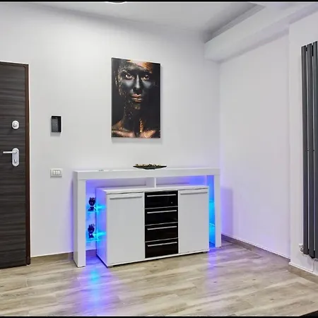 Apaetament Black&white Building Apartment Navodari