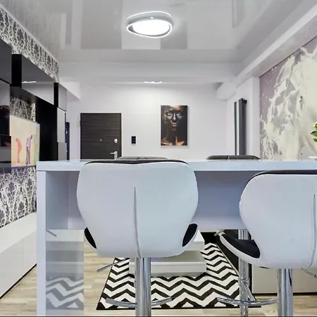 Apaetament Black&white Building Apartment *